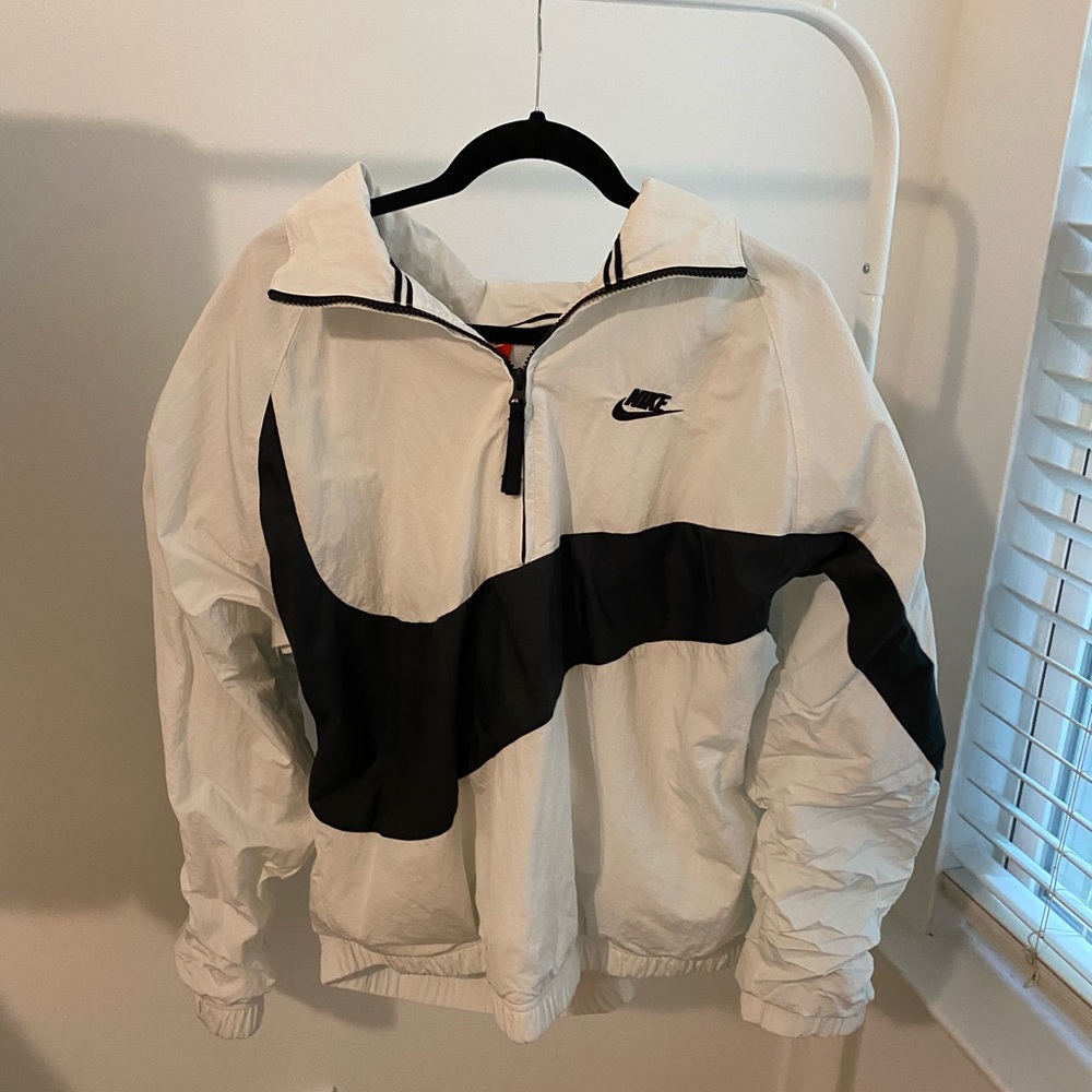Brand New Men’s Nike Windbreaker✨